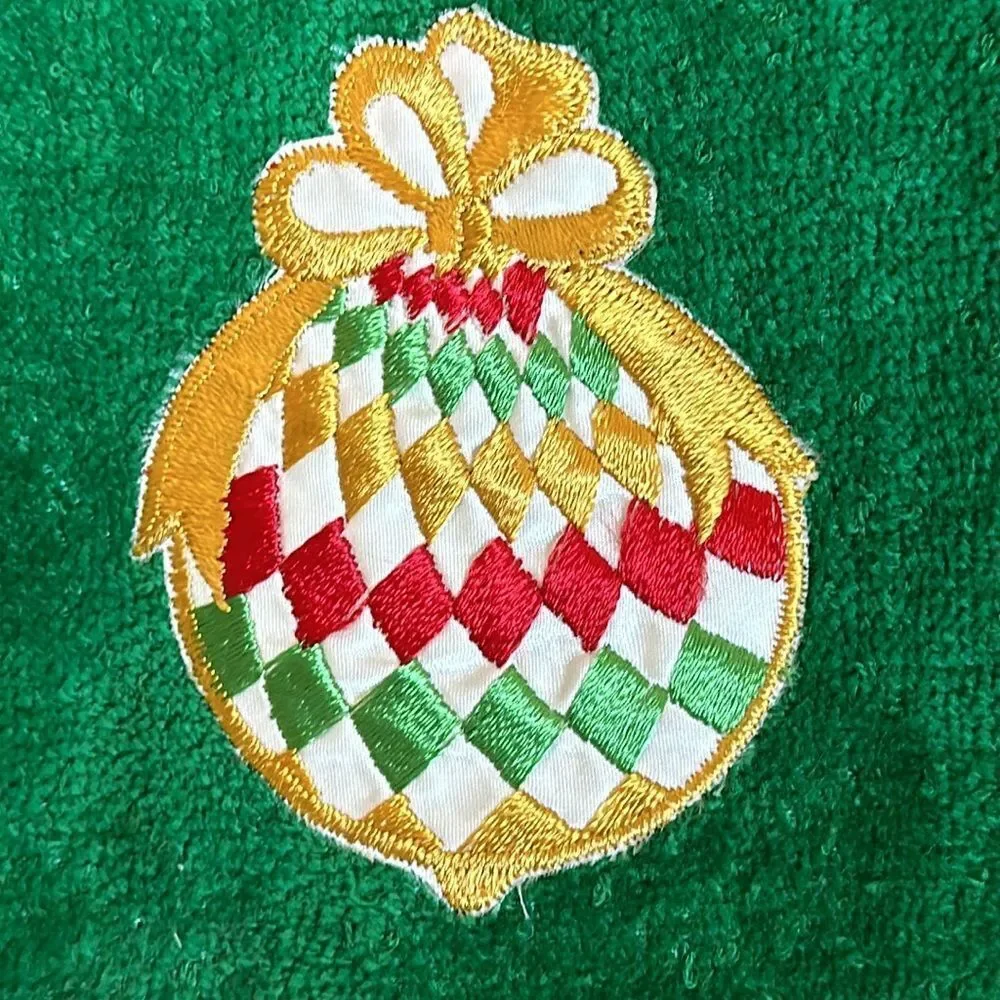 Vintage set of‎ 2 Christmas hand towels/embroidered ornament & Christmas candles